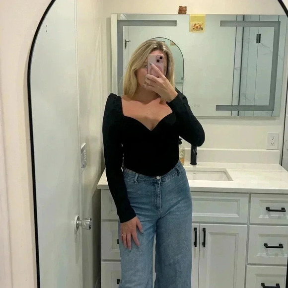 Revolve ASTR Betty Puff Sleeve Sweetheart Neck Top NWT - Picture 11 of 11